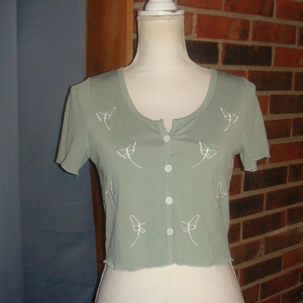 Sage Green Button Butterfly Embroidered Crop Top M